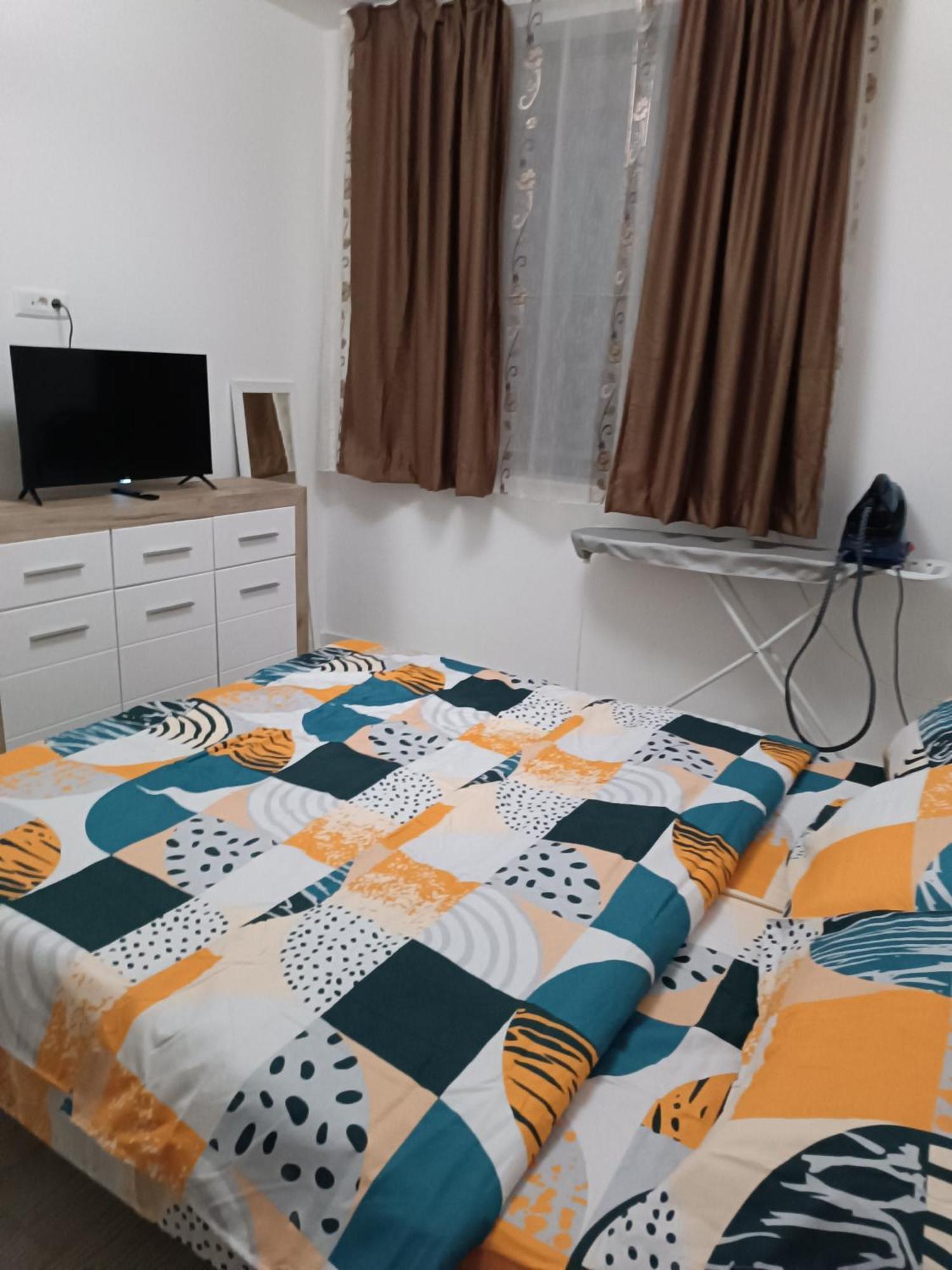 Apartament 2 Camere, Bloc Nou, Langa Promenada Moll, Capacitate 4 Persoane Craiova Extérieur photo
